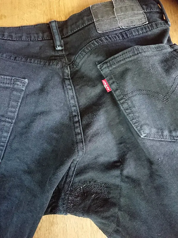 Lagade mörkblå jeans